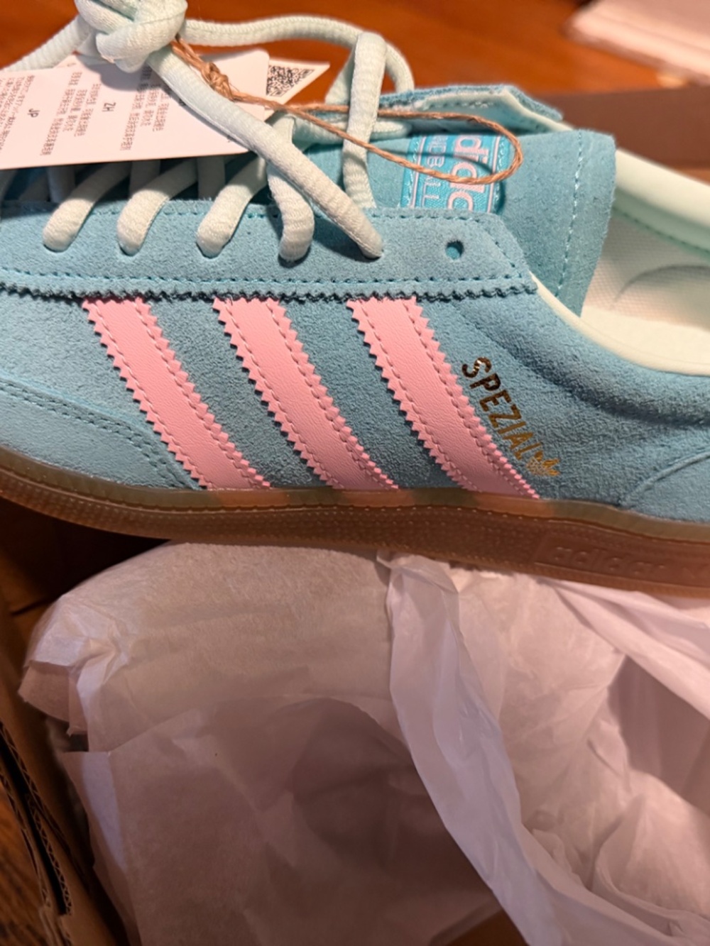 Adidas - Picture 4 of 5